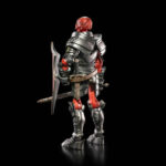 CLAVIAN MYTHIC LEGIONS ALL STARS. En el universo Mythic Legions, Clavian destaca por su fuerza y carisma en el combate. Como guerrero experimentado, lleva una armadura compleja y adornos detallados que resaltan su rango y poder. Su apariencia inspira respeto e intimidación, perfecta para completar un ejército o crear un personaje único en la serie All Stars 6. Four Horsemen ofrece aquí una figura esculpida en PVC de alta calidad y totalmente articulada. Cada detalle de su armadura, casco y accesorios está cuidadosamente reproducido, lo que la convierte en una pieza ideal para pintar, personalizar o exponer. Los coleccionistas apreciarán la delicadeza y precisión de las texturas y grabados.