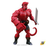 HELLBOY IMMORTAL CHAMPIONS BOSS FIGHT STUDIO. ¡Hellboy, de Mike Mignola, cobra vida en forma de figura de acción retro! Immortal Champions es una nueva fusión de la estética clásica de los juguetes de los años 80 y el estilo moderno. Esta nueva línea combina temas de fantasía y ciencia ficción en una escala de 14 cm para los fans de hoy en día. Hellboy tiene 27 puntos de articulación, cuenta con la atención al detalle característica de Boss Fight Studio e incluye pistola, funda y espada. Perfecto para luchar y/o beber con esqueletos. Empaquetado en blíster.