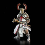 SIR ENOCH MYTHIC LEGIONS ALL STARS. Sir Enoch, miembro veterano de los Emisarios Templarios, ahora lidera a estos leales mensajeros como su comandante. Veterano de innumerables batallas, Sir Enoch nunca ha perdido su fe ni su propósito, y se complace en servir como mentor de los miembros más jóvenes de los Emisarios. El mayor honor de Sir Enoch fue encargarse de transmitir el mensaje del ascenso de Sir Gideon al liderazgo de la Orden, cabalgando por todos los rincones de Eathyross y anunciando un nuevo amanecer para esta heroica facción.