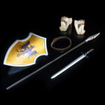 SIR IGNATIUS MYTHIC LEGIONS ALL STARS. Como uno de los pocos caballeros que quedan del turbio pasado de la Orden de Eathyron, la fe absoluta de Sir Ignatius es una fuente de inspiración para sus hermanos de armas. Antiguo detractor de la orden y sus métodos defectuosos, fue una pieza clave en la reforma de la Orden y el ascenso al liderazgo de Sir Gideon. Tras tantos años de frustración con la misma institución a la que juró servir, Sir Ignatius por fin ha encontrado la paz interior como guerrero en esta época de gran agitación.