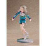 SPIRITALE HIRO SHINOZAWA GAKUEN IDOLMASTER. De Gakuen Idolmaster, la misteriosa chica prodigio Hiro Shinozawa llega como figura a escala 1/7. Su atuendo de entrenamiento del “escenario de lección” ha sido recreado fielmente en forma tridimensional. Su expresión y postura reflejan por completo su personalidad única, que encuentra alegría en las “lecciones duras y dolorosas” y en “cuando las cosas no salen bien”. Sus delicadas piernas, que parecen no ser muy aptas para el deporte, muestran el momento en que apenas logra terminar su entrenamiento. Su postura tambaleante expresa maravillosamente que “está esforzándose al máximo ahora mismo”. Con sus ojos color ámbar brillando como si buscara elogios, y su rostro cansado pero con una sonrisa «nihera~», la figura está llena del encanto característico de Hiro. El chándal en tonos turquesa y blanco presenta un acabado mate, con detalles como sutiles gradaciones de tela bajo la luz, el brillo del cierre, los ribetes de las mangas y la cintura, y la textura tejida de los calentadores de piernas.