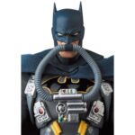 STEALTH JUMPER BATMAN HUSH FIGURA MAF EX. Mide aproximadamente 160 mm.