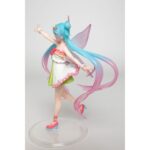 HATSUNE MIKU 3RD SEASON SPRING VER. REISSUE. ¡La fantástica Hatsune Miku! Genial figura de Hatsune Mikue 3rd Season Spring Ver. Esta figura mide 18 cms y ha sido fabricada por Taito en PVC y ABS de alta calidad. ¡Dale un toque adorable a tu colección con esta Figura Hatsune Miku 3rd Season Spring Ver. Vocaloid!