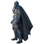 STEALTH JUMPER BATMAN HUSH FIGURA MAF EX. Mide aproximadamente 160 mm.
