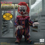 RUDY KILLER KLOWNS FROM OUTER SPACE MDS MEGA SCALE. a figura mide unos 38 cm de altura y cuenta con un cuerpo de PVC vestido con ropa de tela real.