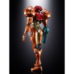 SAMUS ARAN PRIME METROID PRIME 4 BEYOND CHOGOKIN. una pieza oficial de metal de unos 21 cm de altura, con iluminación LED incorporada.
