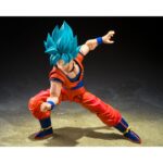 SUPER SAIYAN GOD SUPER SON GOKU BLUE POWER TRANSCENDING LIMITS DRAGON BALL SUPER SH FIGUARTS. mide unos 15 cm de altura y forma parte de la línea S.H.Figuarts de Tamashii Nations