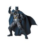 STEALTH JUMPER BATMAN HUSH FIGURA MAF EX. Mide aproximadamente 160 mm.