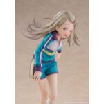 SPIRITALE HIRO SHINOZAWA GAKUEN IDOLMASTER. De Gakuen Idolmaster, la misteriosa chica prodigio Hiro Shinozawa llega como figura a escala 1/7. Su atuendo de entrenamiento del “escenario de lección” ha sido recreado fielmente en forma tridimensional. Su expresión y postura reflejan por completo su personalidad única, que encuentra alegría en las “lecciones duras y dolorosas” y en “cuando las cosas no salen bien”. Sus delicadas piernas, que parecen no ser muy aptas para el deporte, muestran el momento en que apenas logra terminar su entrenamiento. Su postura tambaleante expresa maravillosamente que “está esforzándose al máximo ahora mismo”. Con sus ojos color ámbar brillando como si buscara elogios, y su rostro cansado pero con una sonrisa «nihera~», la figura está llena del encanto característico de Hiro. El chándal en tonos turquesa y blanco presenta un acabado mate, con detalles como sutiles gradaciones de tela bajo la luz, el brillo del cierre, los ribetes de las mangas y la cintura, y la textura tejida de los calentadores de piernas.