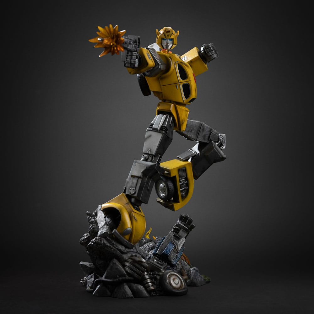 BUMBLEBEE TRANSFORMERS ESTATUA DEMI ART SCALE 1/10. estatua de Bumblebee oficial de resina mide unos 30 cm de alto pertenece a la línea Demi Art Scale de Iron Studios.