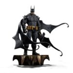 BATMAN ABSOLUTE DC COMICS ESTATUA ART SCALE 1/10. Esta versión Absolute de Batman captura esa idea en una estatua oficial de resina de unos 26 cm de altura a escala 1/10.