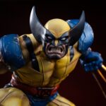 WOLVERINE MARVEL ESTATUA LEGACY REPLICA 1/4. Wolverine aparece capturado en plena embestida en una pieza de resina de unos 38 cm de altura.