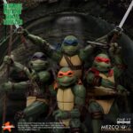 LAS TORTUGAS NINJA BOX SET FIGURAS 1/12 TEENAGE MUTANT NINJA TURTLES (1990 MOVIE) 15 cm. Este set oficial reúne a las cuatro tortugas, cada una de ellas con una altura de entre 14 y 15 cm