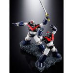 DOUBLE MAZINGER FIGUARTS ZERO TOUCHE METALLIQUE. Estatuilla de PVC, aprox. 21 cm de altura, con base, en caja con ventana.