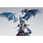 SETO KAIBA YU-GI-OH DUEL MONSTERS SH FIGUARTS. Figura articulada de la línea "S.H.Figuarts" con accesorios, tamaño aprox. 16 cm.